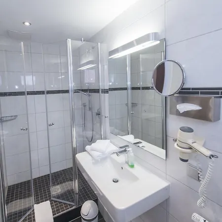 Landgut 4*