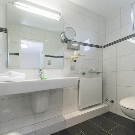 Landgut 4*